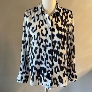 H&M women’s satin black white leopard button down shirt blouse point collar XS